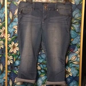Torrid Jegging capris size 20